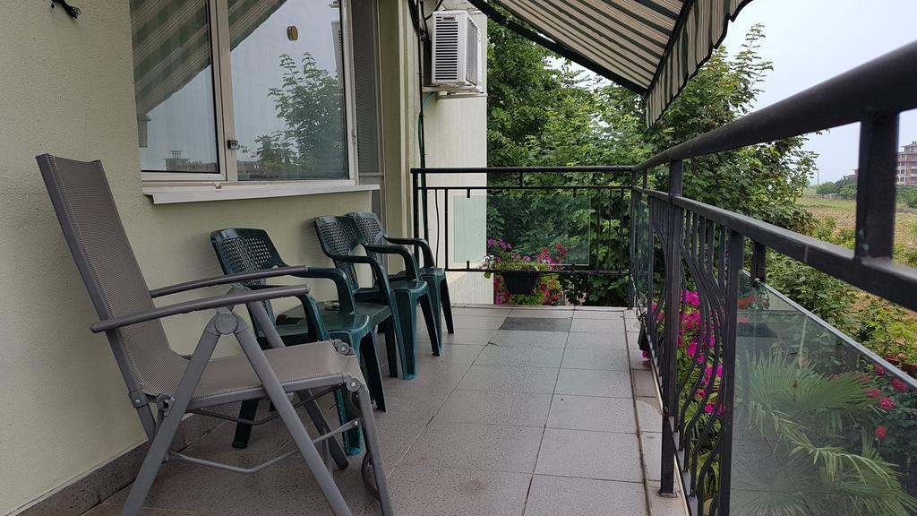 Aheloy Apartments Extérieur photo